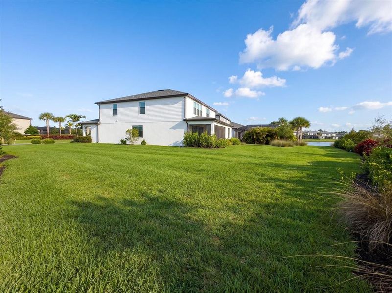 Exterior details and patio area of a home in Sapphire Point at Lakewood Ranch, Lakewood Ranch (Image 3).