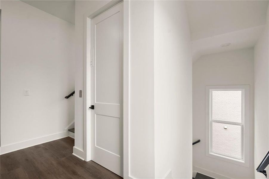 Spacious, unfurnished interior of a new home in , Alpharetta (Image 41).