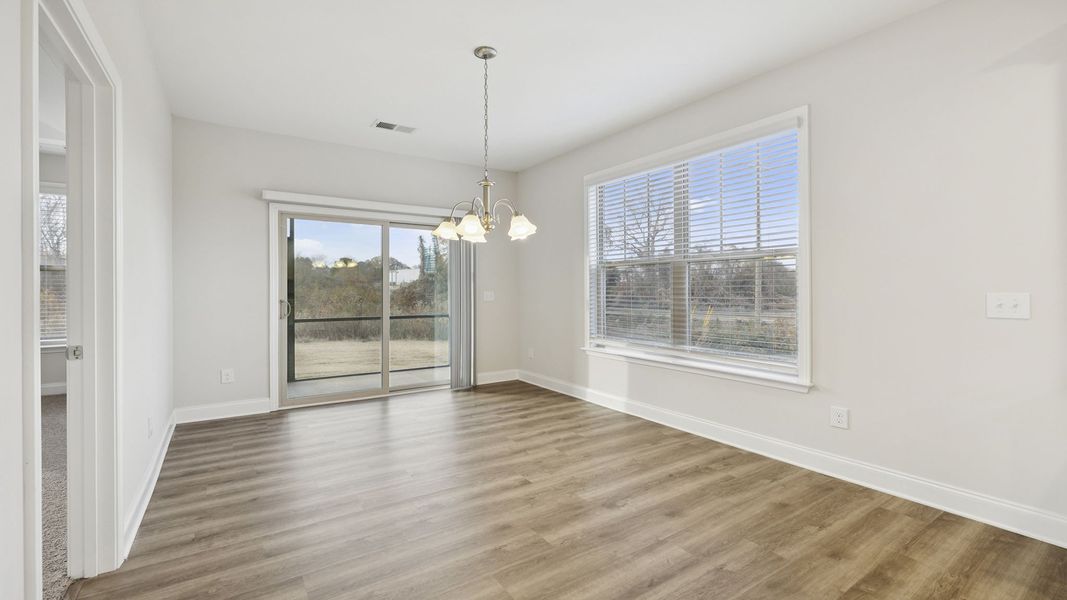Spacious, unfurnished interior of a new home in Edgewood Estates, Piedmont (Image 19).