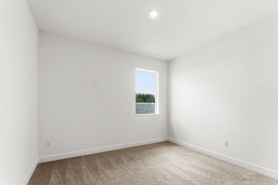 Spacious, unfurnished interior of a new home in Tradition, Port St. Lucie (Image 10).