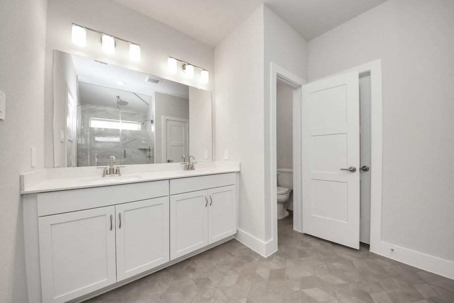 Furnished interior view inside a new home in Laurel Landing: Landmark Collection, Alvin (Image 27). Furnished interior view inside a new home in Laurel Landing: Landmark Collection, Alvin (Image 27).