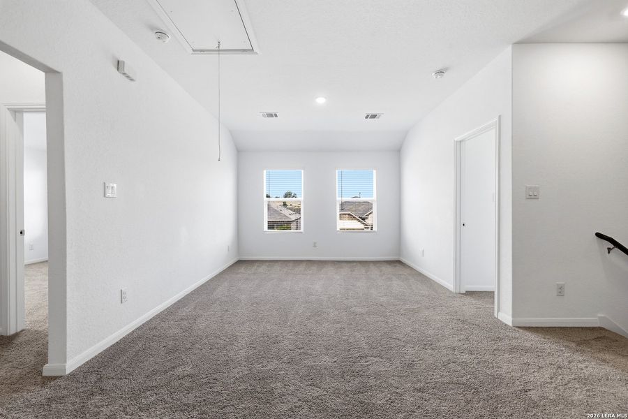 Spacious, unfurnished interior of a new home in Brookmill, San Antonio (Image 21).