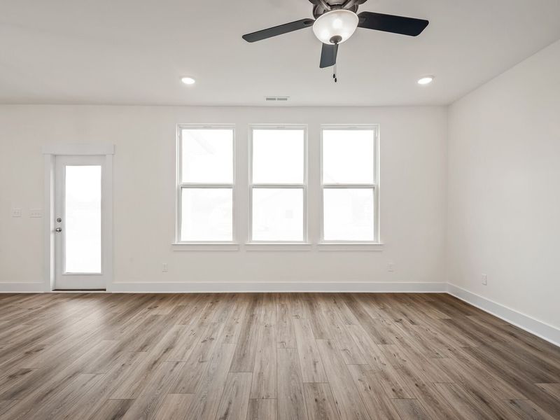 Spacious, unfurnished interior of a new home in Woods Crossing, Gallatin (Image 21).