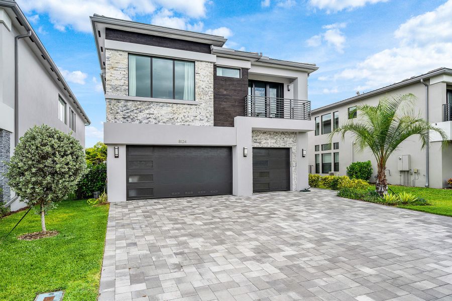 002-8124CrystalDownsAvenue-BocaRaton-FL-