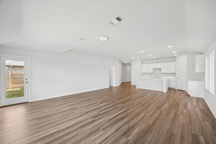 Spacious, unfurnished interior of a new home in Saint Tropez, Houston (Image 14). Spacious, unfurnished interior of a new home in Saint Tropez, Houston (Image 14).