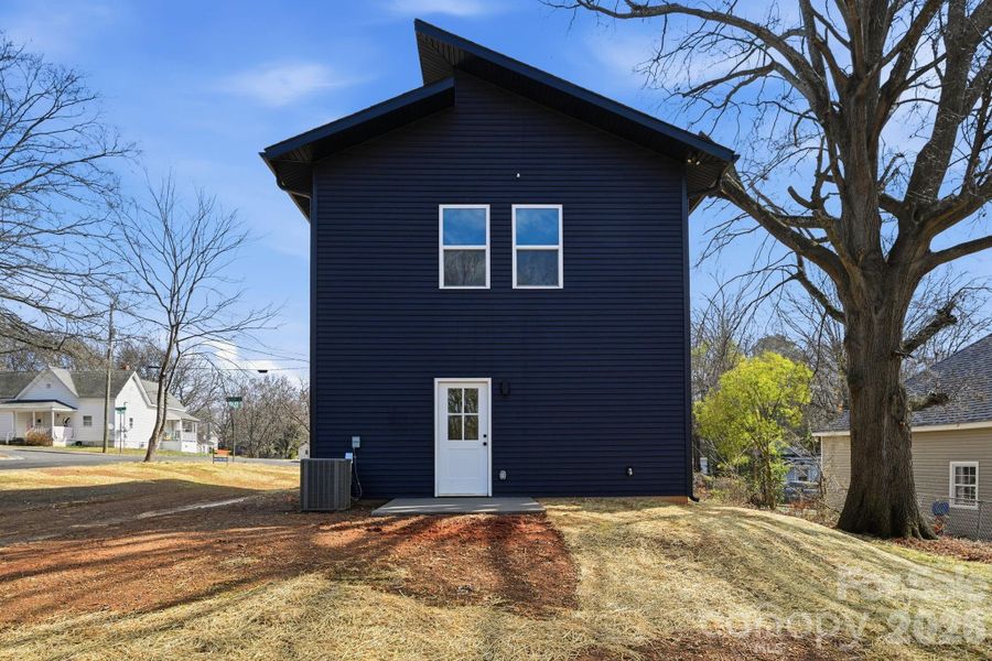Exterior details and patio area of a home in , Monroe (Image 18).