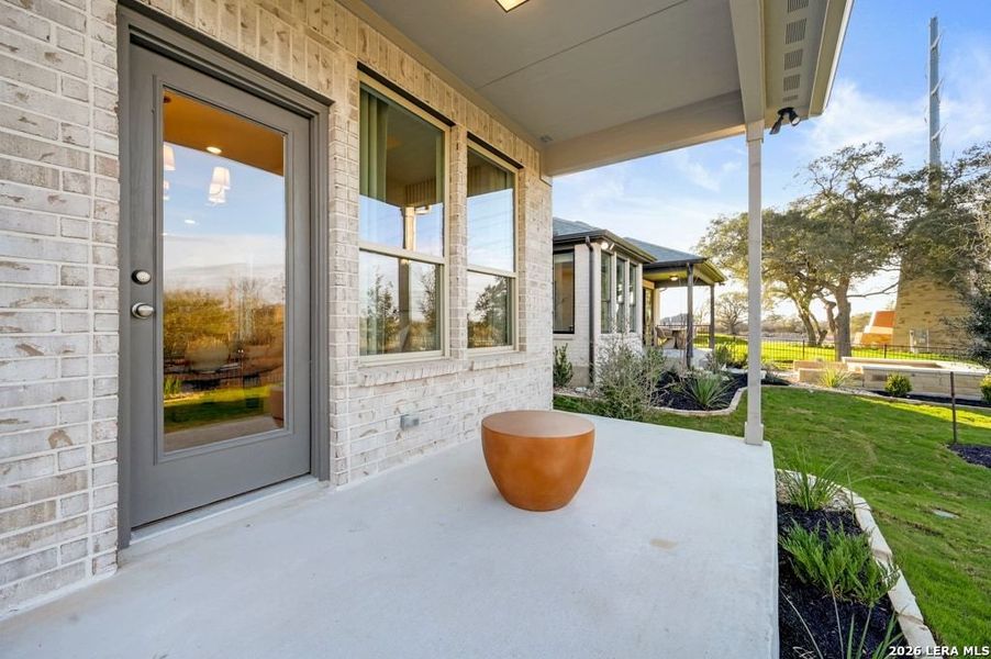 Exterior details and patio area of a home in Nopal Valley, San Antonio (Image 19).