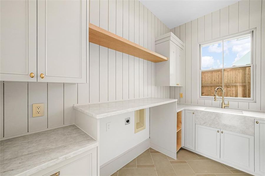 Furnished interior view inside a new home in , Dallas (Image 35).