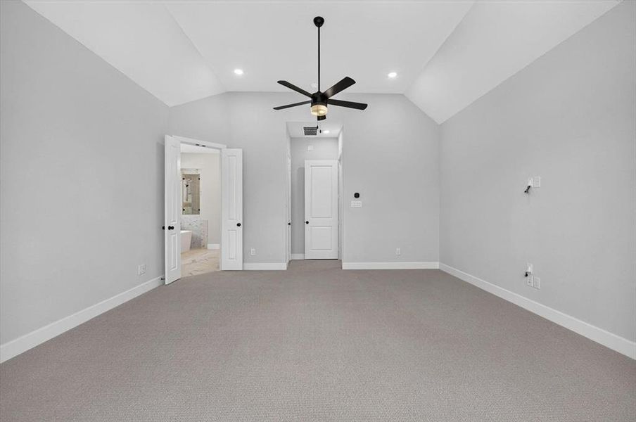 Spacious, unfurnished interior of a new home in Pecan Square, Northlake (Image 17).