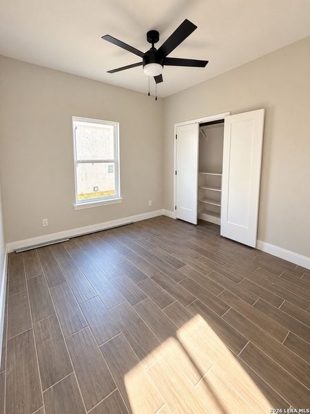Spacious, unfurnished interior of a new home in , Eagle Pass (Image 22).
