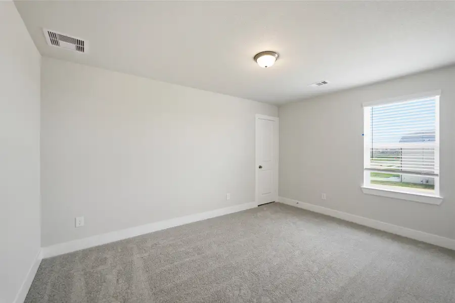 Spacious, unfurnished interior of a new home in Sunterra Lakes, Brookshire (Image 58). Spacious, unfurnished interior of a new home in Sunterra Lakes, Brookshire (Image 58).