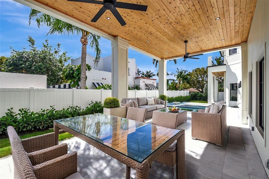 Exterior details and patio area of a home in , West Palm Beach (Image 12).