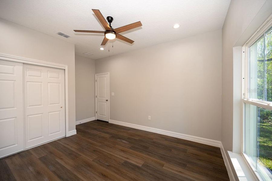 Spacious, unfurnished interior of a new home in , Deland (Image 17).