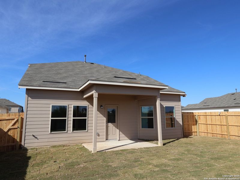Exterior details and patio area of a home in Agave, San Antonio (Image 4).