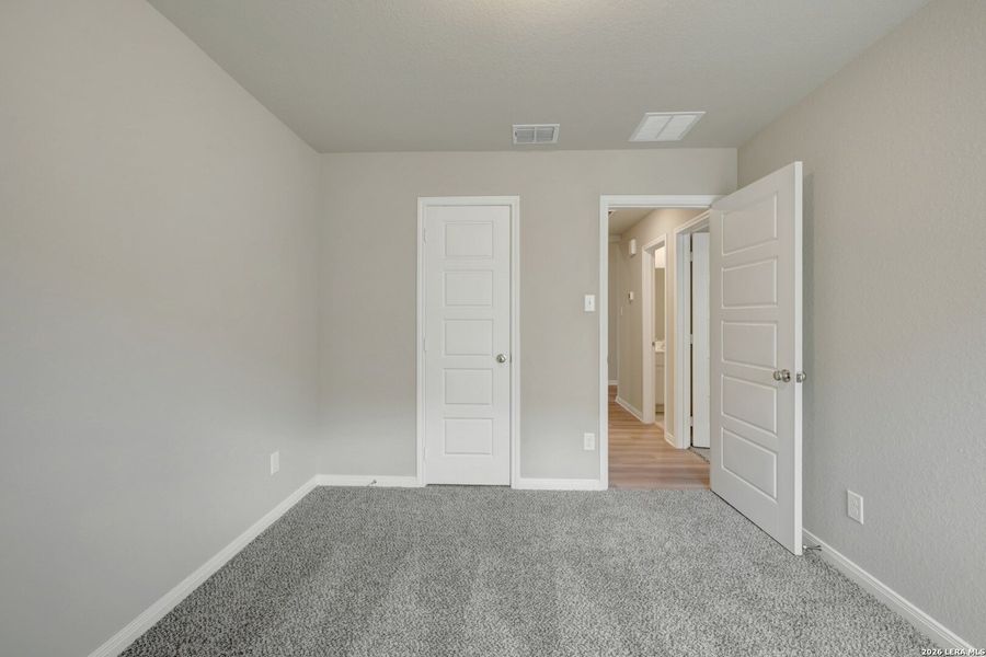 Spacious, unfurnished interior of a new home in Greenspoint Heights, Seguin (Image 16).