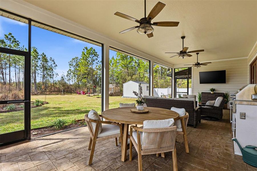 Exterior details and patio area of a home in , Wesley Chapel (Image 3).