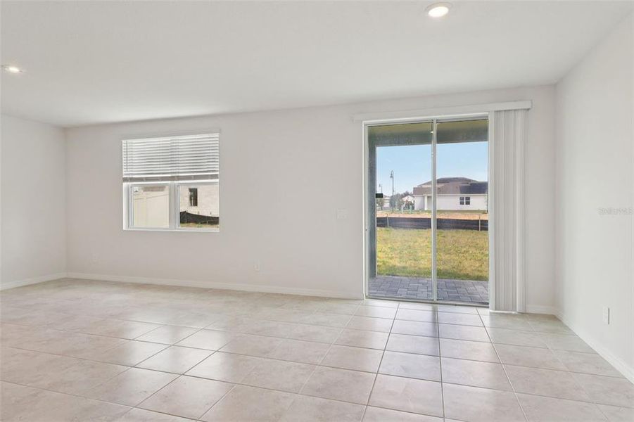 Spacious, unfurnished interior of a new home in Crosswinds - Signature Series, Haines City (Image 18).