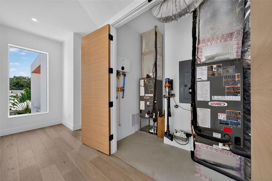 Furnished interior view inside a new home in , Sarasota (Image 63).