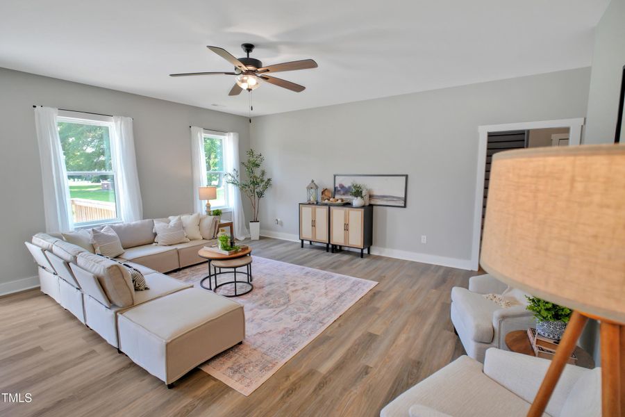 Lots of Natural Light! Lots of Natural Light!