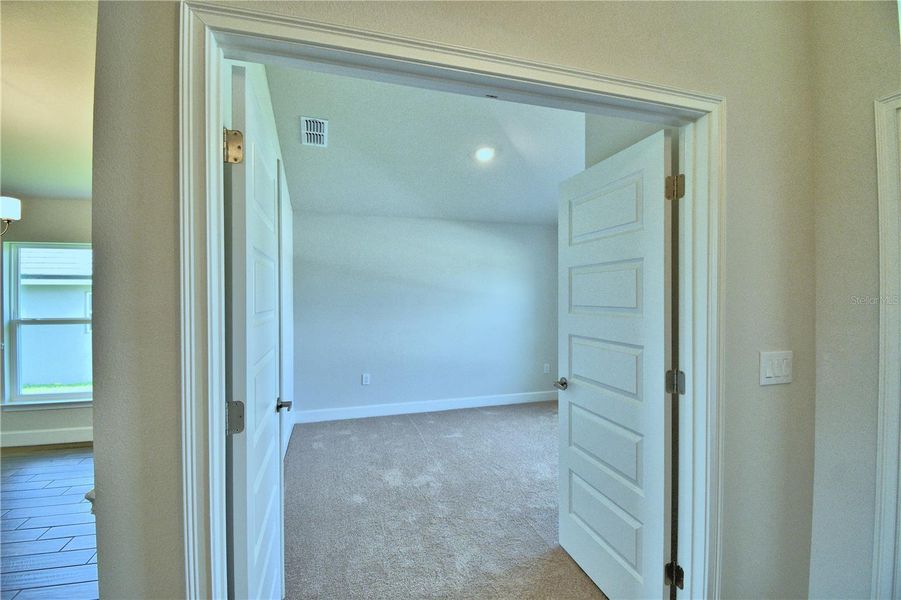 Spacious, unfurnished interior of a new home in Lake Juliana Estates, Auburndale (Image 12).