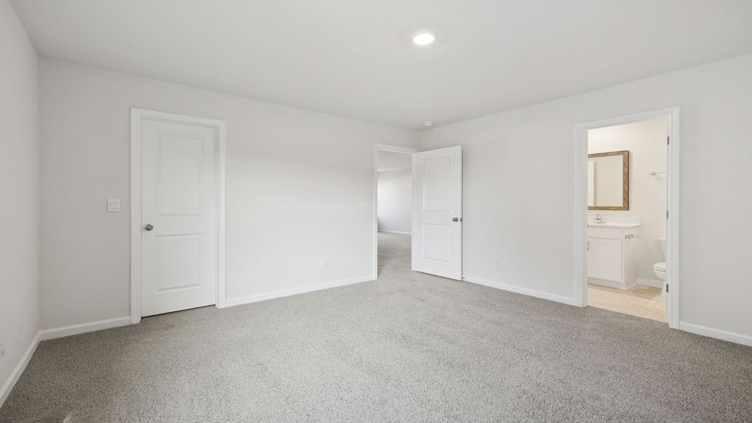 Spacious, unfurnished interior of a new home in Spring Ridge, Anderson (Image 25).
