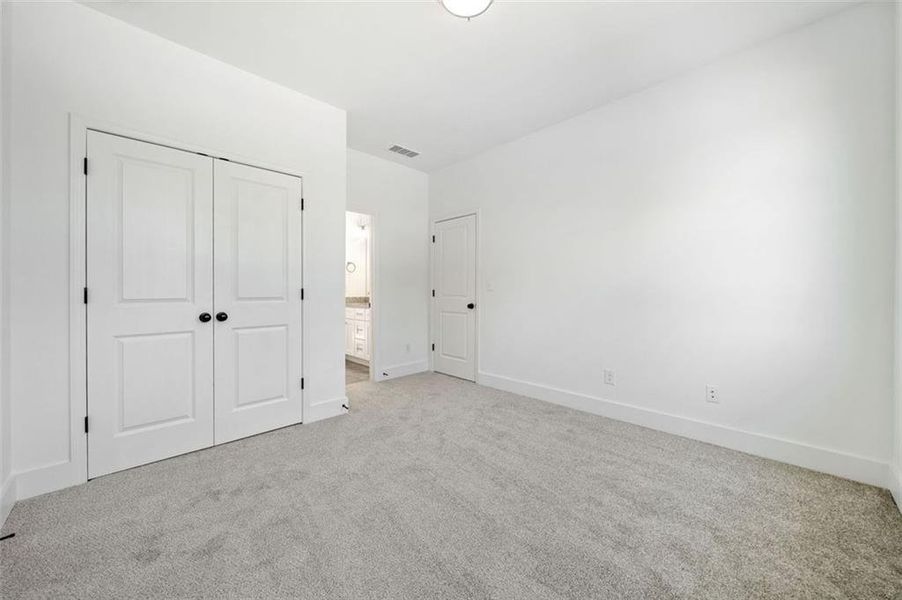 Spacious, unfurnished interior of a new home in , Marietta (Image 17).