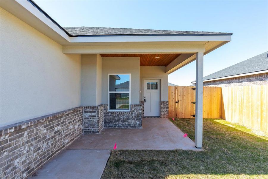 Exterior details and patio area of a home in , Abilene (Image 3).