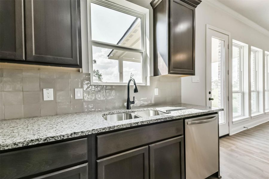 Furnished interior view inside a new home in , Baytown (Image 13).