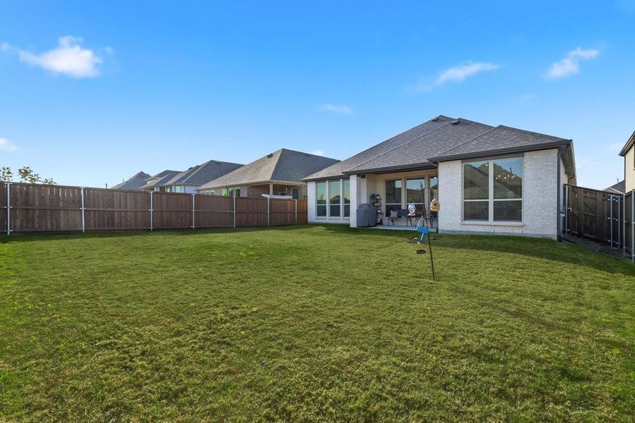 Plenty of yard space for pets & family