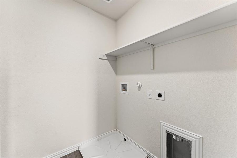 Spacious, unfurnished interior of a new home in , Waco (Image 19). Spacious, unfurnished interior of a new home in , Waco (Image 19).