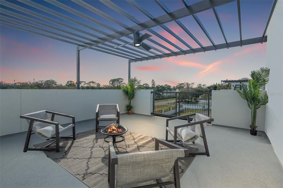 Exterior details and patio area of a home in , Pinellas Park (Image 21).