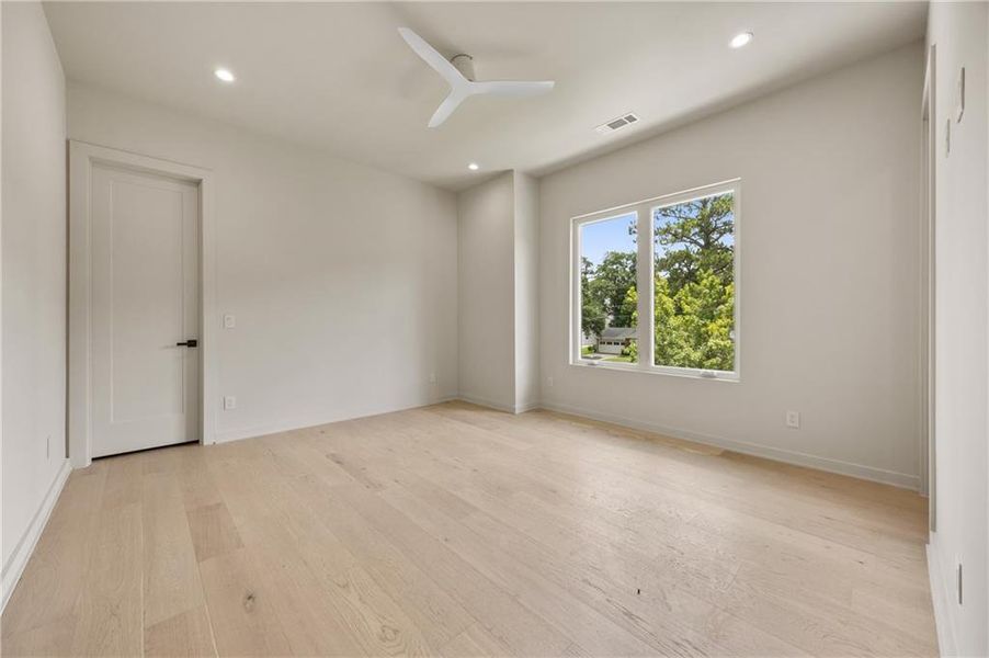 Spacious, unfurnished interior of a new home in , Sandy Springs (Image 28). Spacious, unfurnished interior of a new home in , Sandy Springs (Image 28).