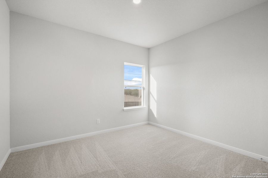 Spacious, unfurnished interior of a new home in Katzer Ranch, Converse (Image 25).