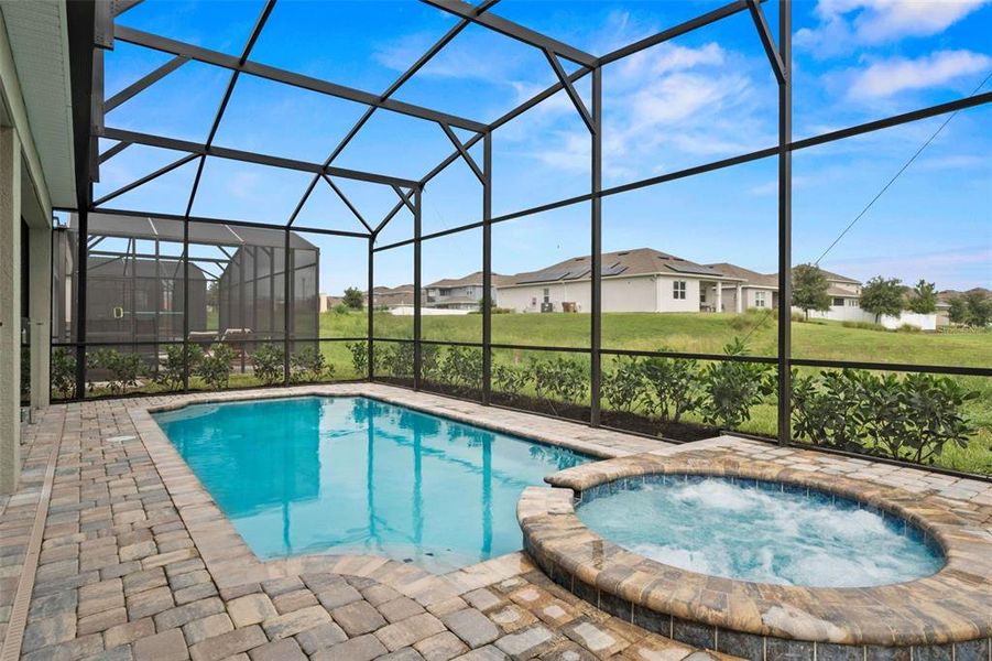 Exterior details and patio area of a home in , Kissimmee (Image 20).