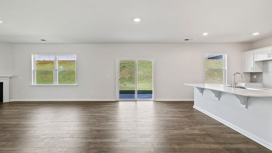 Spacious, unfurnished interior of a new home in Hunters Ridge, Woodruff (Image 17).