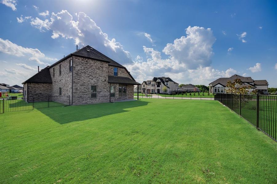 Exterior details and patio area of a home in Heath Golf and Yacht, Heath (Image 25). Exterior details and patio area of a home in Heath Golf and Yacht, Heath (Image 25).