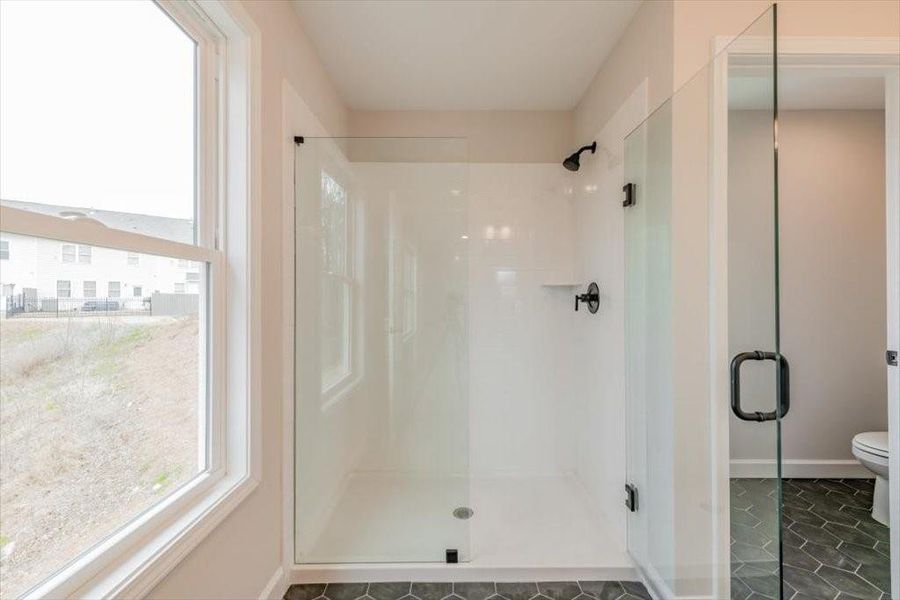 Spacious, unfurnished interior of a new home in Cherokee Township, Acworth (Image 28).