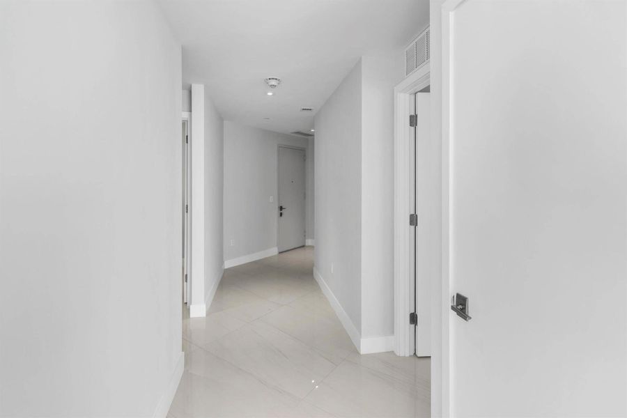Spacious, unfurnished interior of a new home in , West Palm Beach (Image 44).