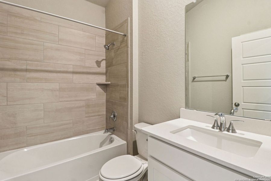 Image 40 of a home in Fox Falls.