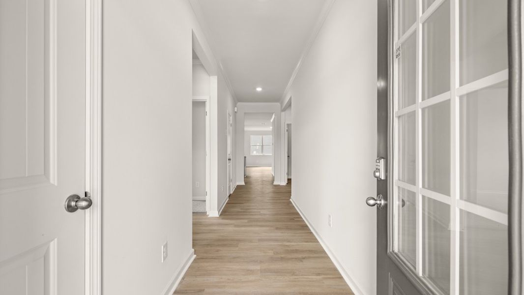 Representative unfurnished interior of a home built from the Cali by D.R. Horton in Sheffield Highlands, Dallas (Image 16).