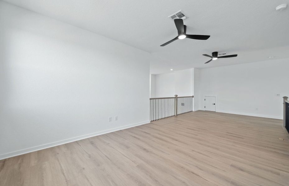Spacious, unfurnished interior of a new home in 6 Creeks, Kyle (Image 23).