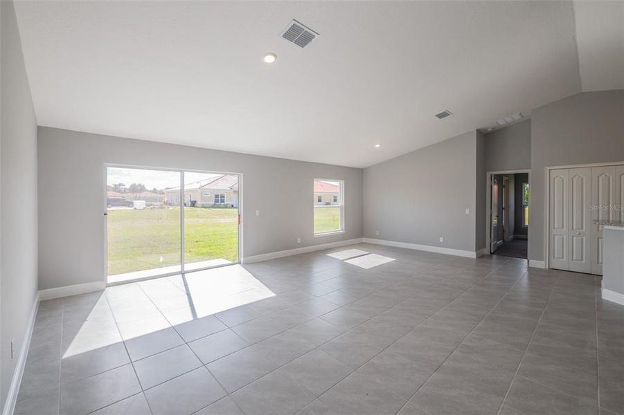 Spacious, unfurnished interior of a new home in , Kissimmee (Image 36).