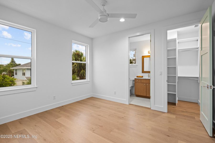 Spacious, unfurnished interior of a new home in , St. Johns (Image 18).