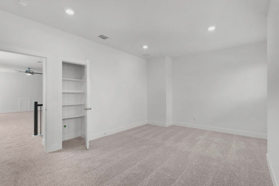 Spacious, unfurnished interior of a new home in Nolina, Georgetown (Image 37).