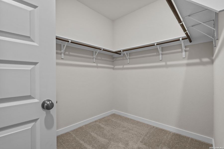 Spacious, unfurnished interior of a new home in Mesa Vista, San Antonio (Image 19).