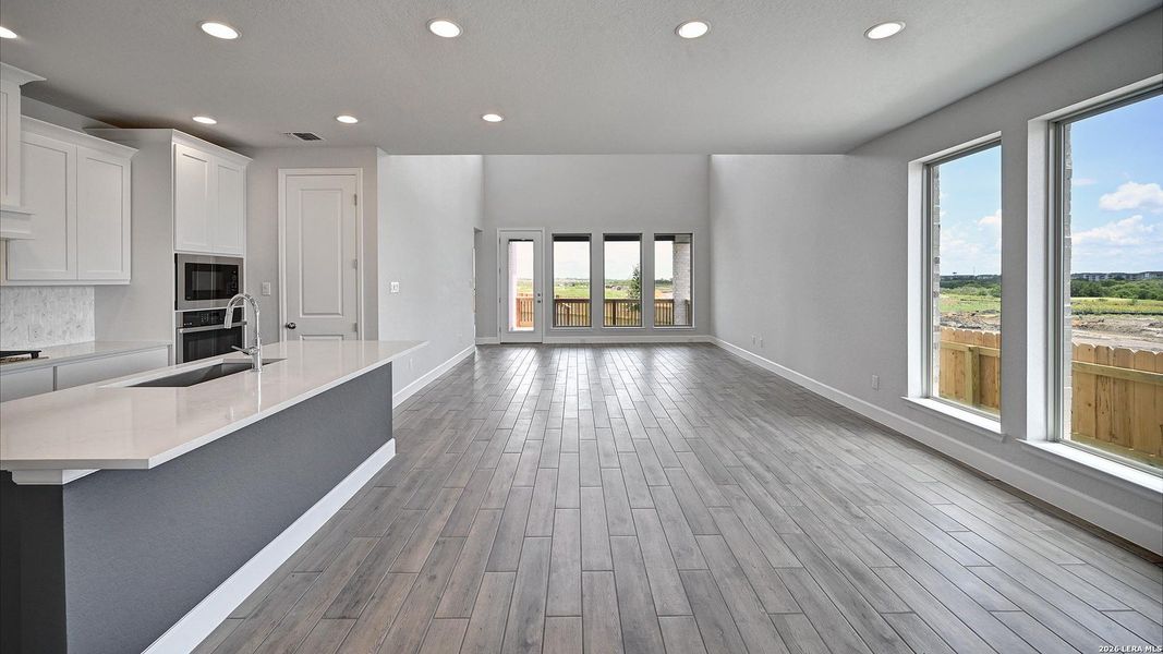 Spacious, unfurnished interior of a new home in Briggs Ranch, San Antonio (Image 23). Spacious, unfurnished interior of a new home in Briggs Ranch, San Antonio (Image 23).