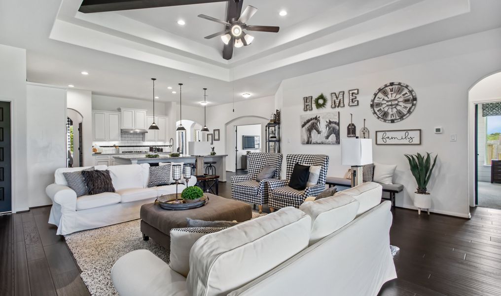 Image 37 of the Icet Creek Crossing community in Mont Belvieu, TX.