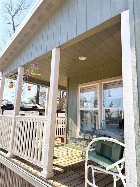 Exterior details and patio area of a home in , Naples (Image 21).