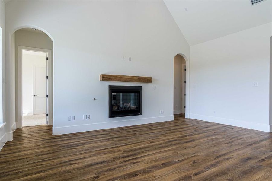 Spacious, unfurnished interior of a new home in , Caddo Mills (Image 29).