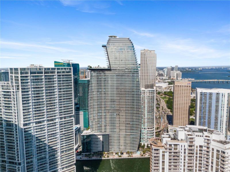 Condo located in Miami, FL showcasing its design and architecture (Image 26). Condo located in Miami, FL showcasing its design and architecture (Image 26).